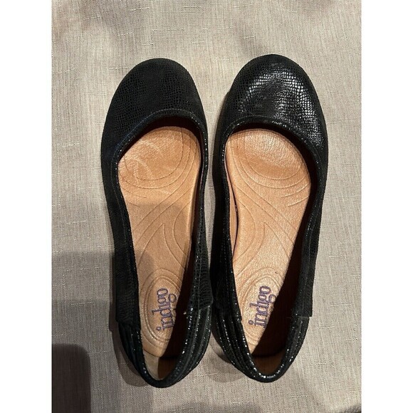 New Indigo By Clarks Black Soft Snakeskin leather Flats size 7 corpcore office - Picture 1 of 7